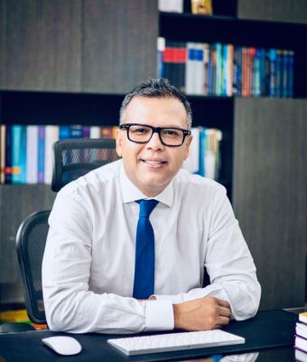 DR. DAVID ALONSO ROA SALGUERO